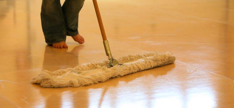 clean laminate floors